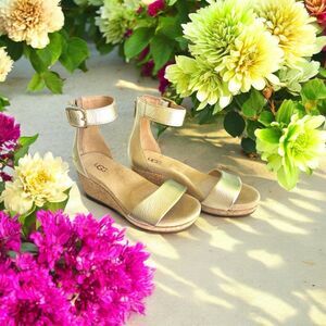 UGG Zoe ll Wedge Sandal Woman’s Metallic Gold Ankle Strap